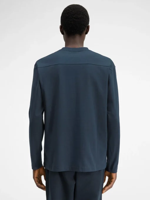 Het shirt met lange mouwen